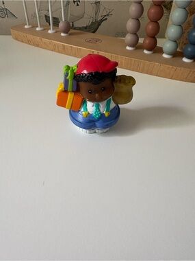 2005 Little People Gift-Carrier Figurine Toy - Red Hat, Blue Outfit